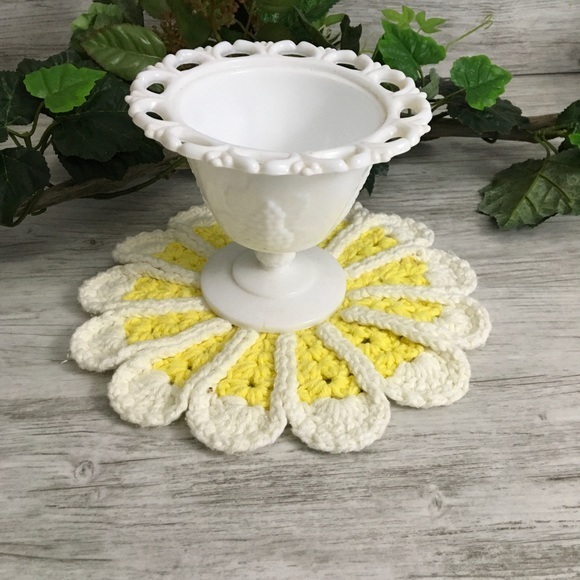 Yellow White Doily Cotton Crochet Knit Round Flower Cottage Farmhouse Scalloped - Picture 4 of 6